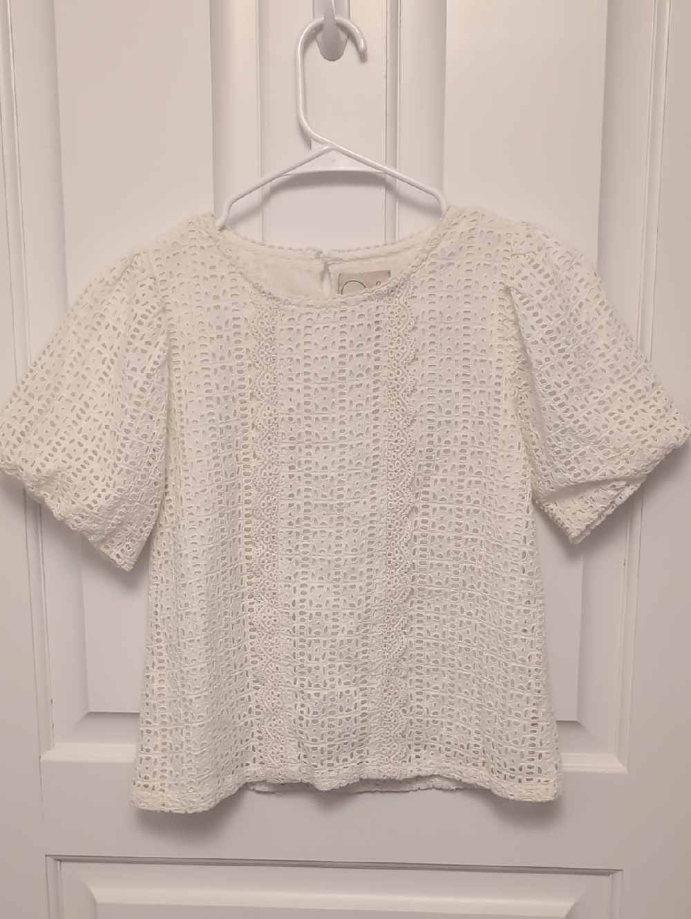 Peek Cream Crochet Puff-Sleeve Blouse